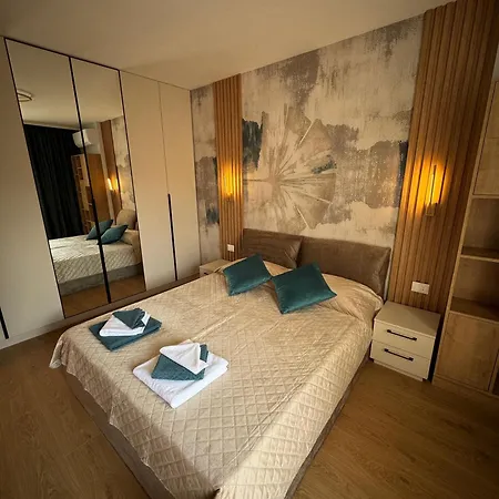 Free Private Garage Stylish Near Center * فارنا