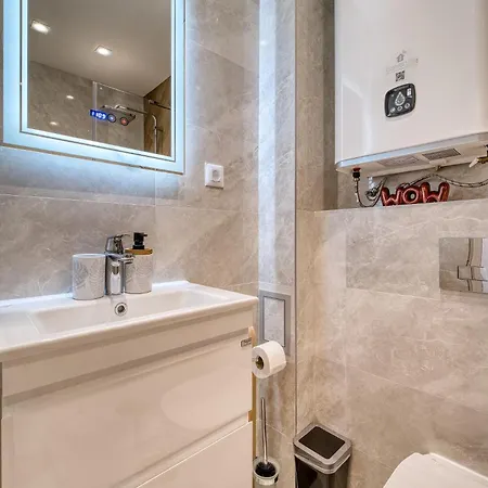 Desire Luxury With Private Garage In Apartament *