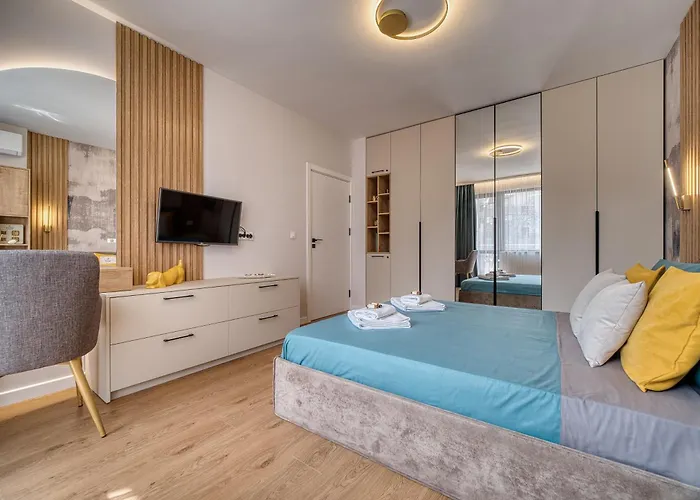 Апартамент Desire Luxury - Center & Sea Garden Варна