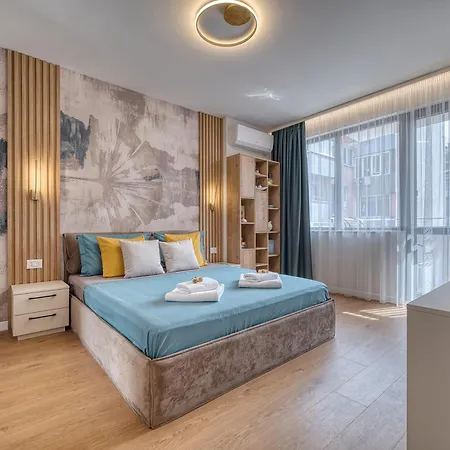 Desire Luxury - Center & Sea Garden Apartment Varna