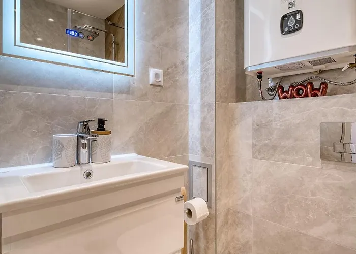 Desire Luxury - Center & Sea Garden Apartment *